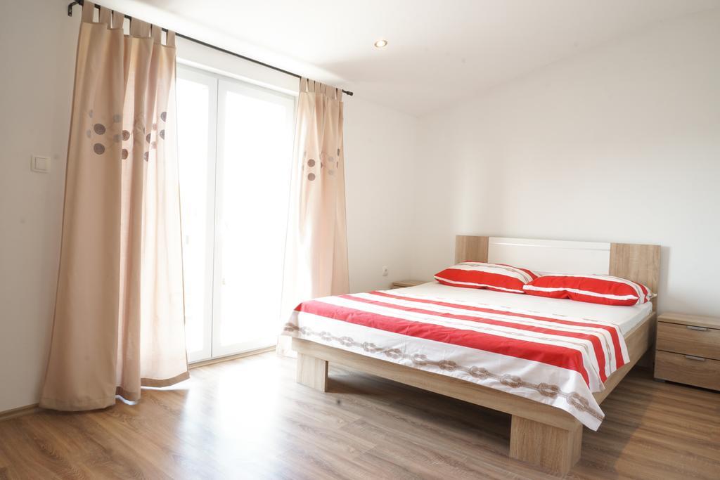 Apartment Fabijana Биоград на Мору Екстериор снимка